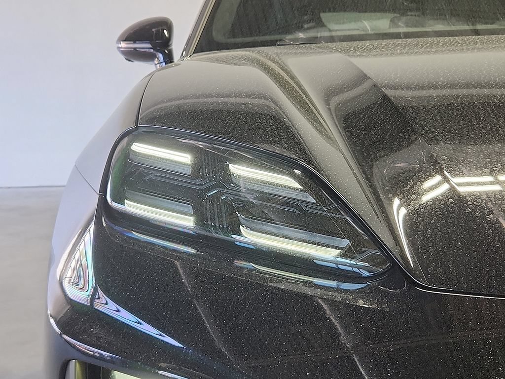 New 2026 Porsche Macan Turbo Electric AWD/4WD image 9