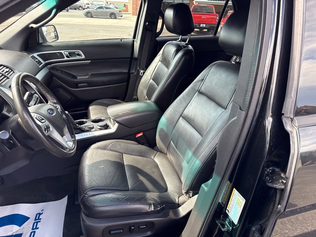 Used 2014 Ford Explorer XLT w/ Equipment Group 202A AWD/4WD image 18