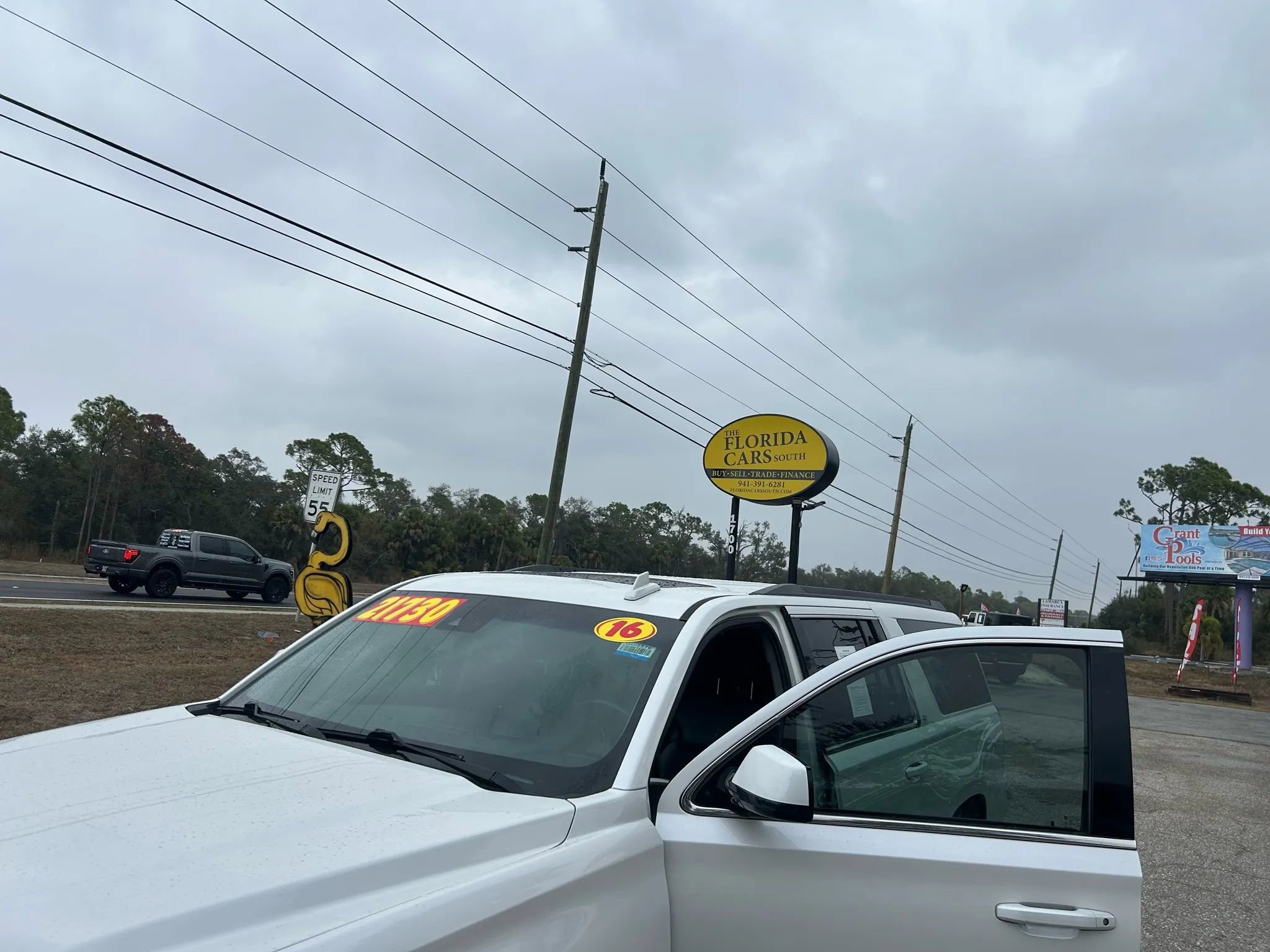 Used 2016 Chevrolet Suburban LT image 21