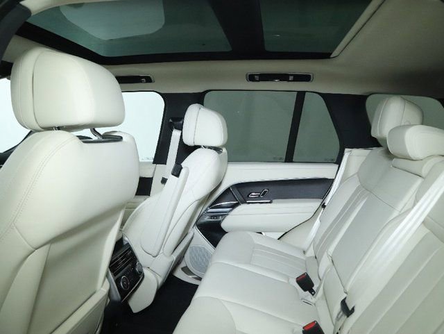 Used 2024 Land Rover Range Rover SE AWD/4WD image 18