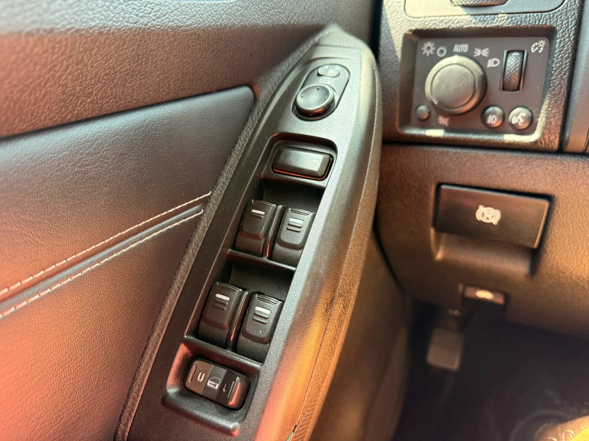 Used 2009 HUMMER H3 Luxury AWD/4WD image 31