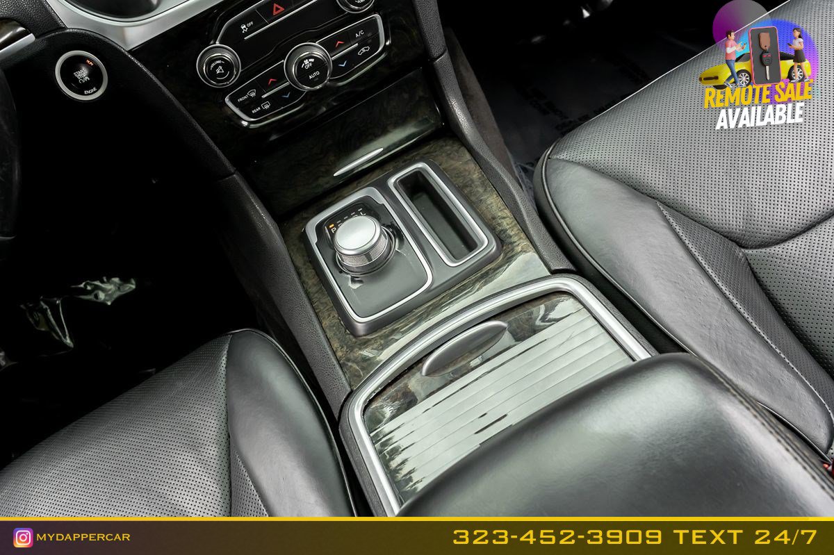 Used 2016 Chrysler 300 C RWD image 21