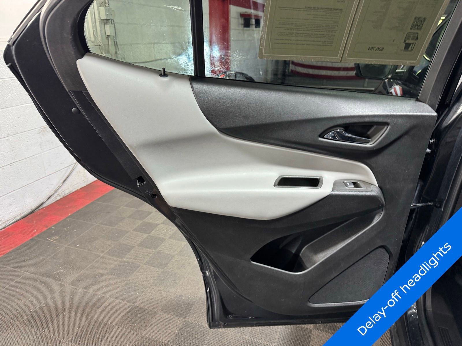 Used 2023 Chevrolet Equinox LT w/ Driver Convenience Package image 13