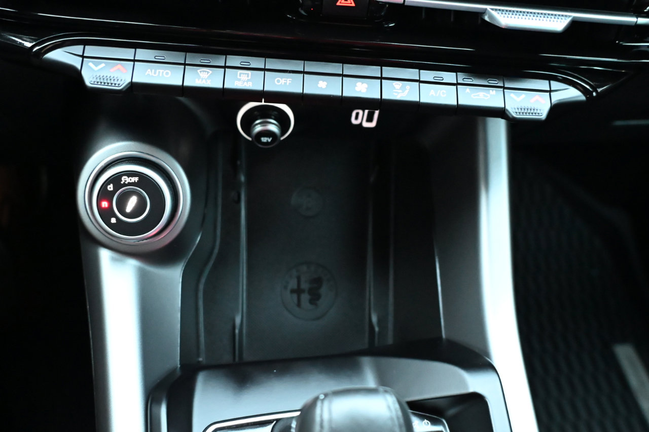 Used 2024 Alfa Romeo Tonale Veloce w/ Active Assist Package image 19