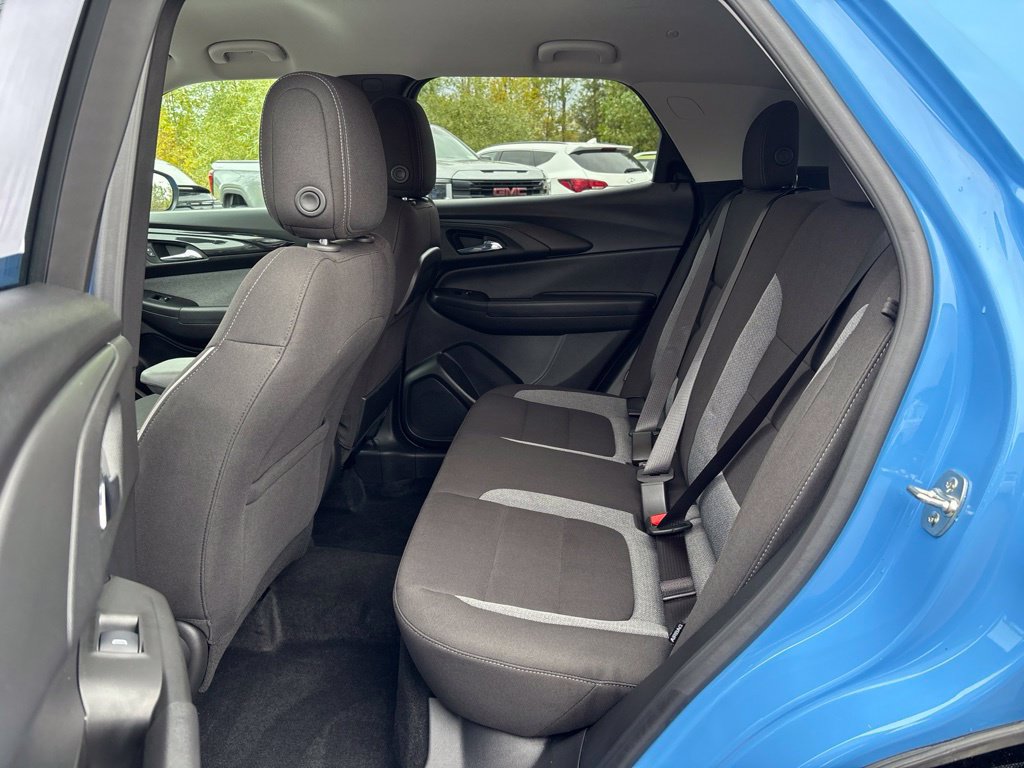 Used 2024 Chevrolet TrailBlazer LT w/ LT Cold Weather Package AWD/4WD image 16