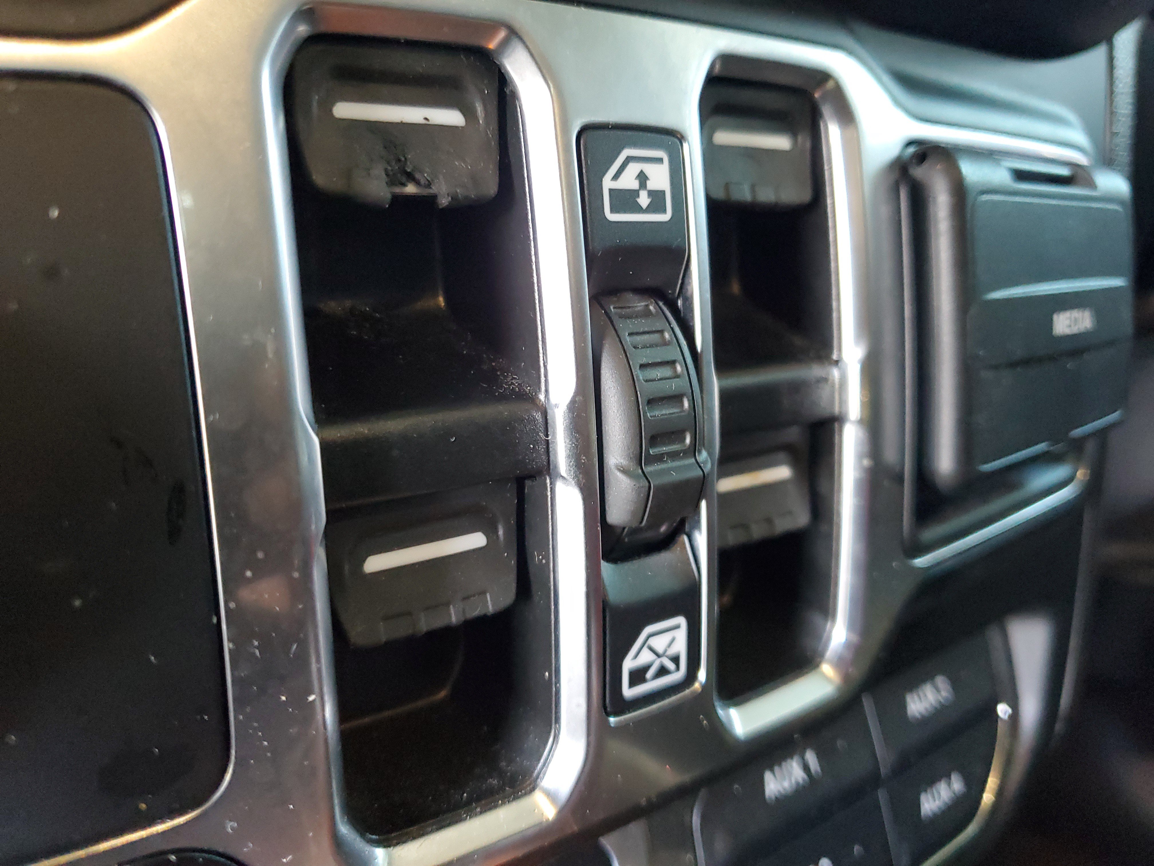 Used 2023 Jeep Gladiator Mojave w/ LED Lighting Group AWD/4WD image 16