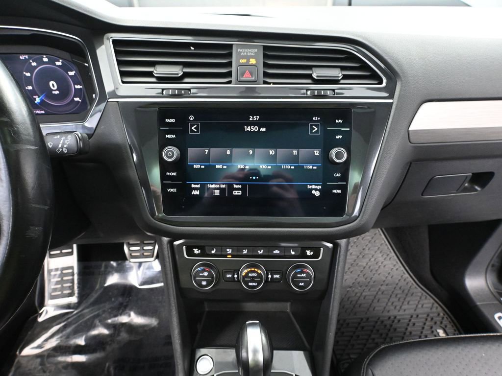 Used 2019 Volkswagen Tiguan SEL Premium R-Line image 33