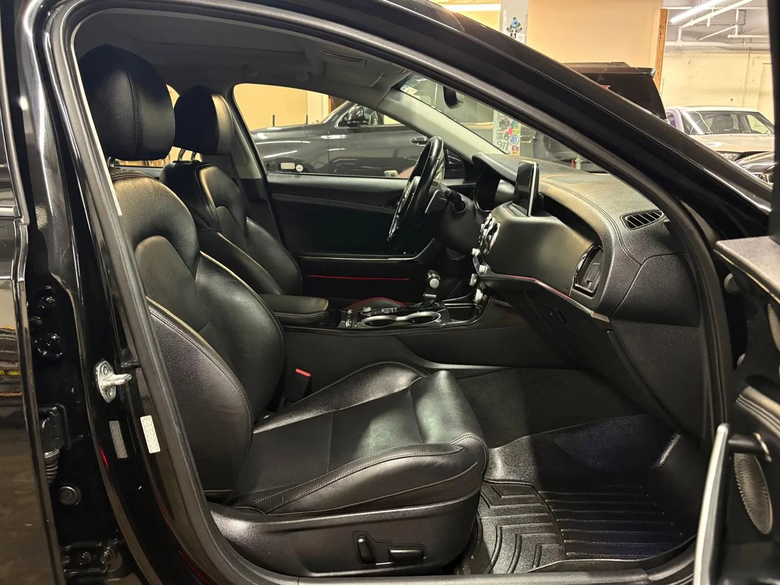 Used 2018 Kia Stinger Premium AWD/4WD image 19
