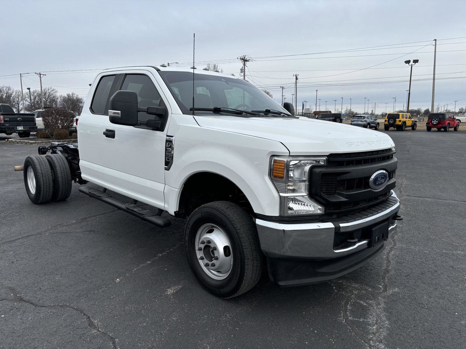 Used 2022 Ford F350 XL w/ Power Equipment Group image 4