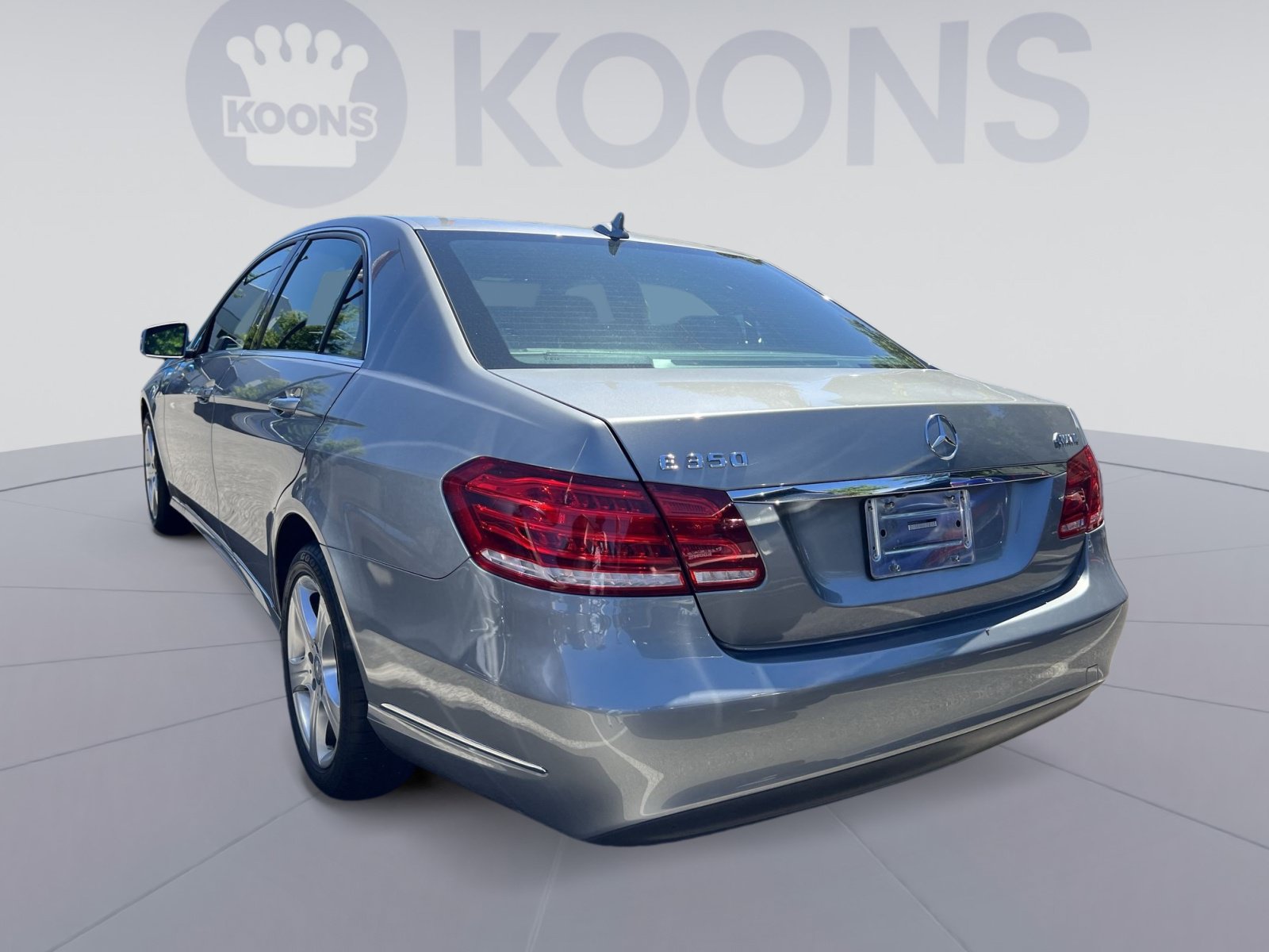 Used 2014 Mercedes-Benz E 350 4MATIC Sedan image 2