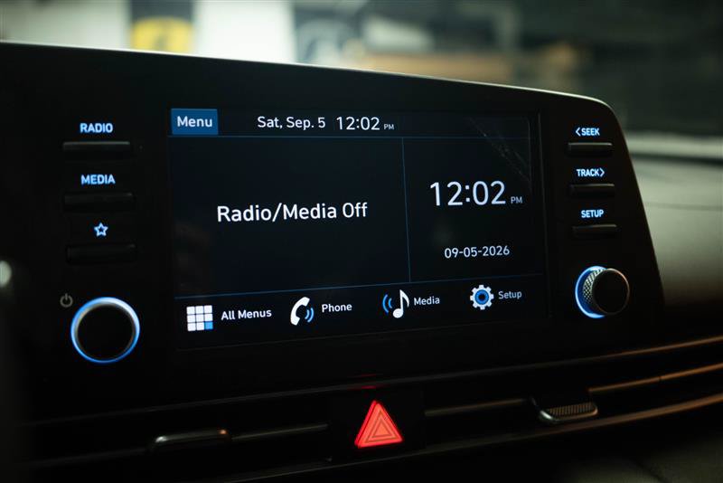 Used 2025 Hyundai Elantra SE FWD image 18