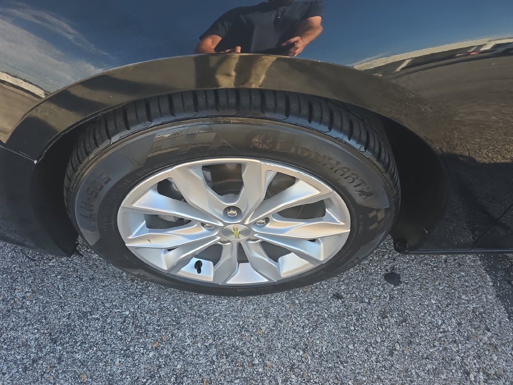 Used 2019 Chevrolet Malibu LT FWD image 9
