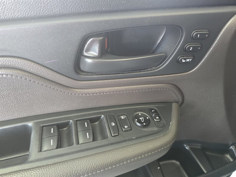 Used 2018 Honda Odyssey EX-L image 19