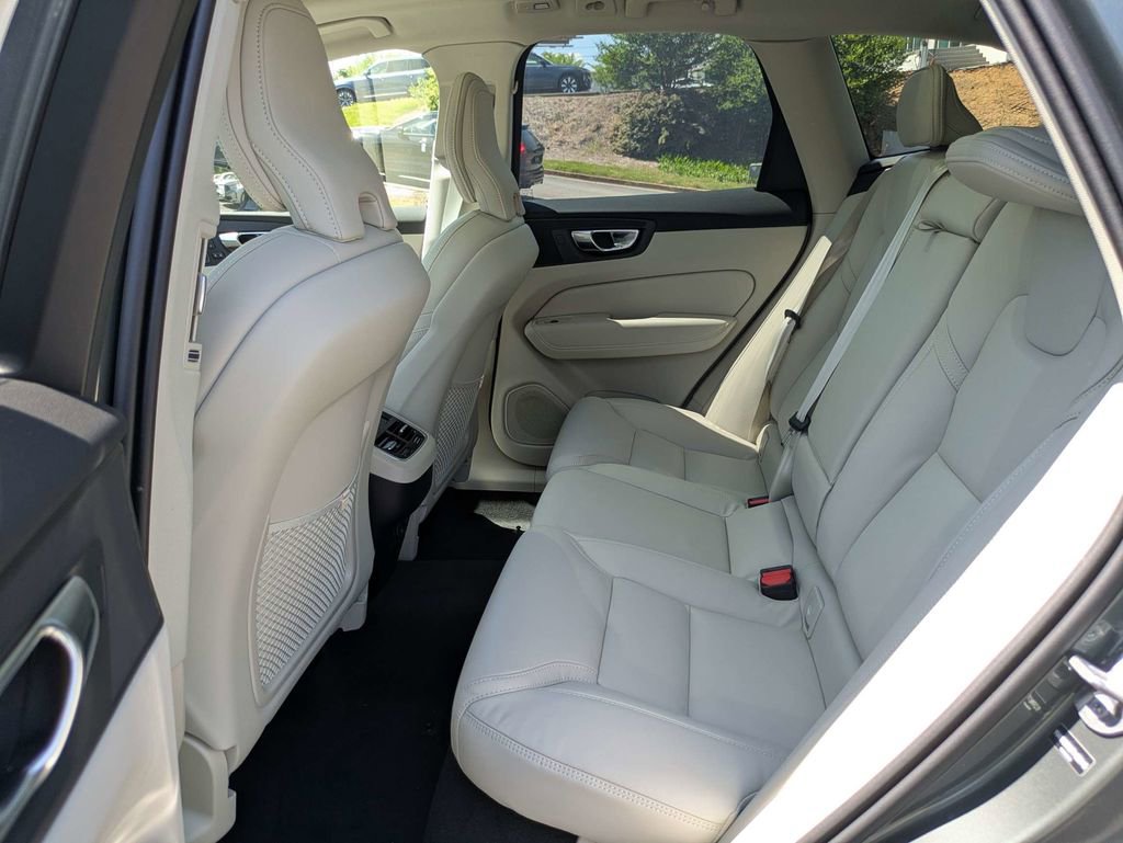 New 2026 Volvo XC60 B5 Ultra w/ Protection Package Premier AWD/4WD image 15