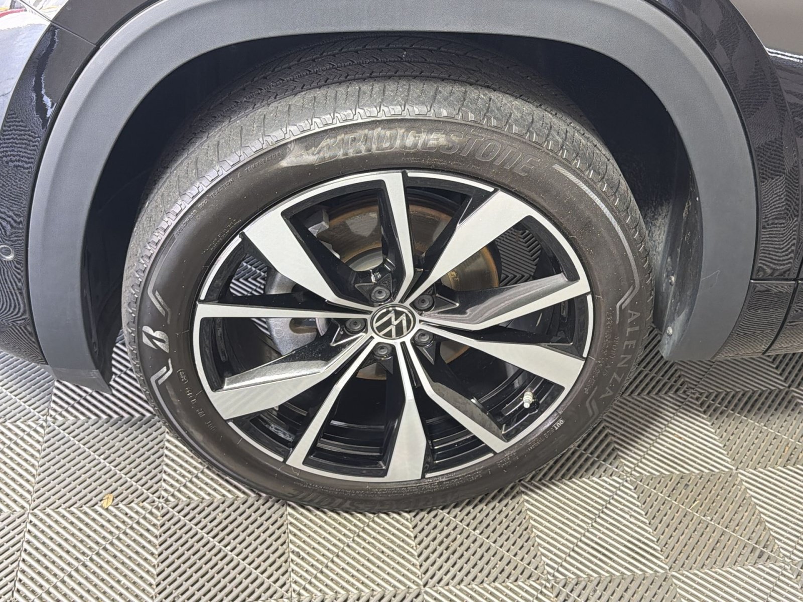 Used 2024 Volkswagen Atlas SEL Premium R-Line AWD/4WD image 12