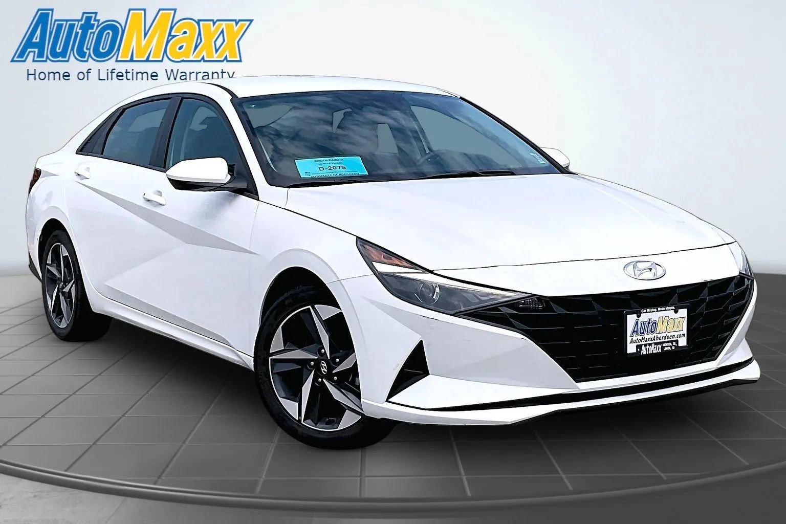 Used 2023 Hyundai Elantra SEL w/ Convenience Package FWD image 3