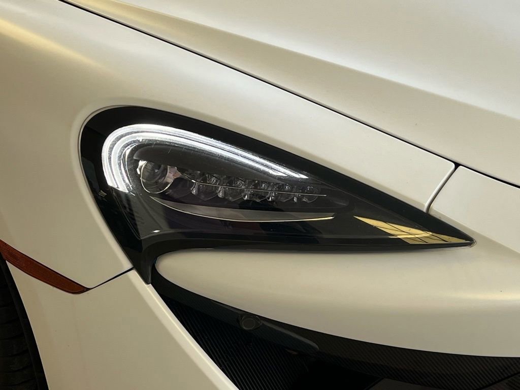 Used 2018 McLaren 570S Spider image 28