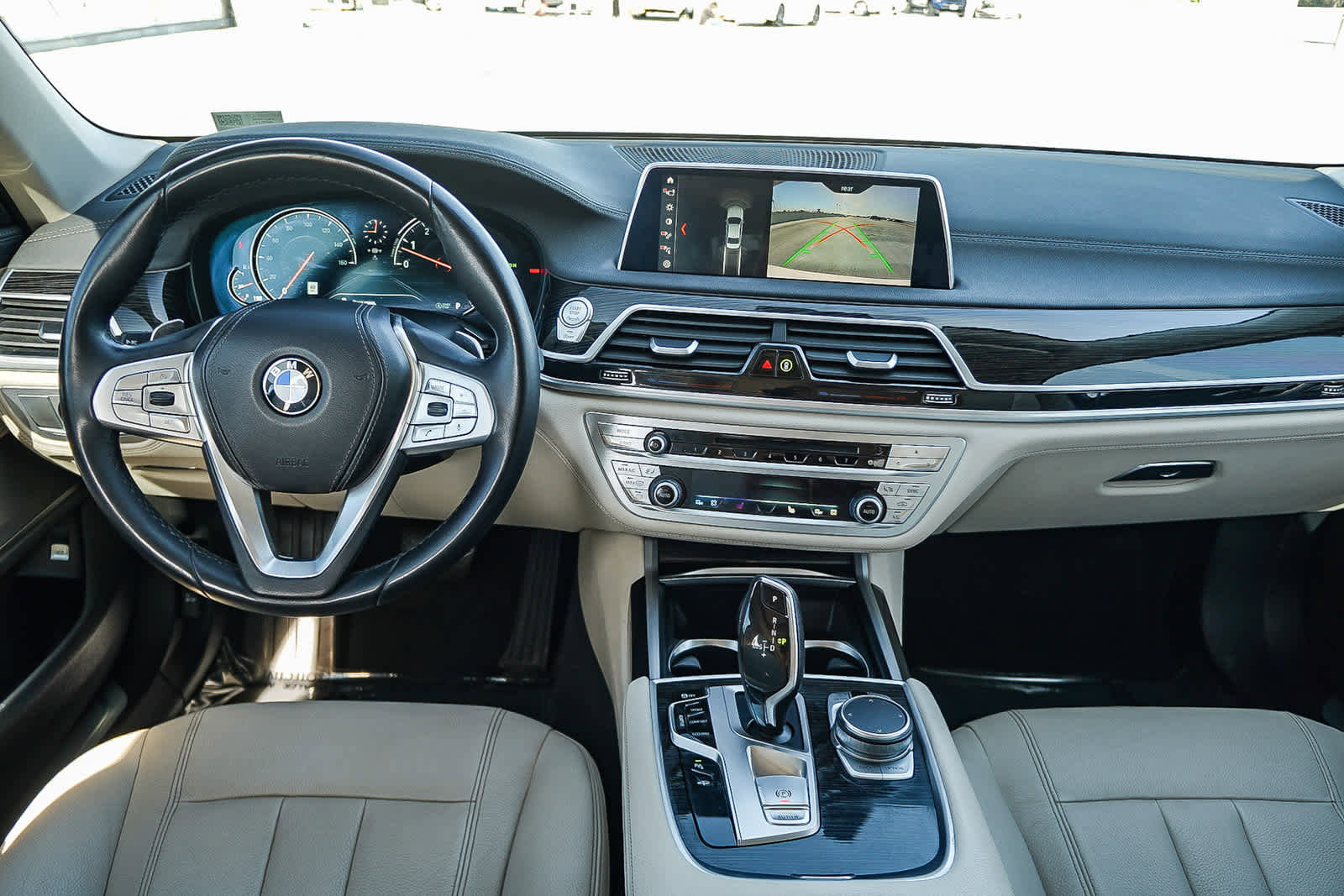 Used 2019 BMW 740i image 13