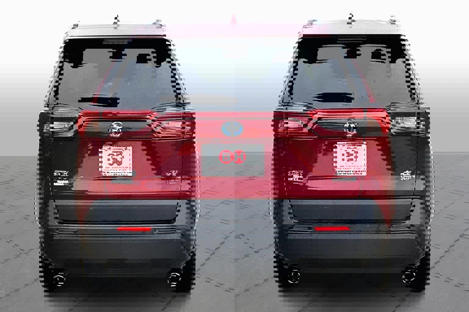 Used 2022 Toyota RAV4 XLE image 4