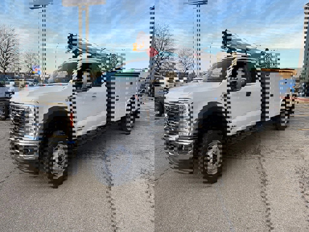New 2026 Ford F550 4x4 Supercab Super Duty image 8