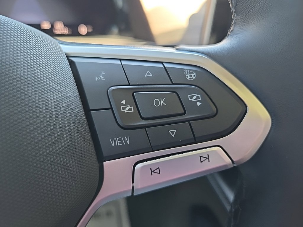 Used 2024 Volkswagen Atlas SEL Premium R-Line AWD/4WD image 45