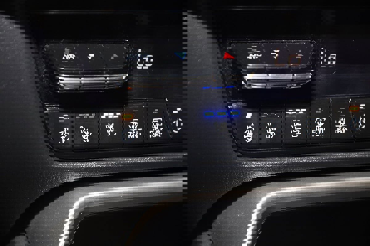 Used 2024 MAZDA CX-90 Plug-In Hybrid w/ Premium Plus image 8