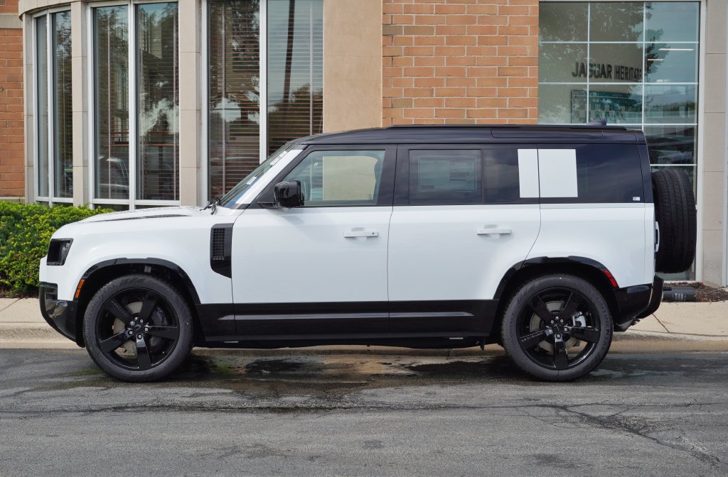 New 2026 Land Rover Defender 110 X-Dynamic SE AWD/4WD image 2