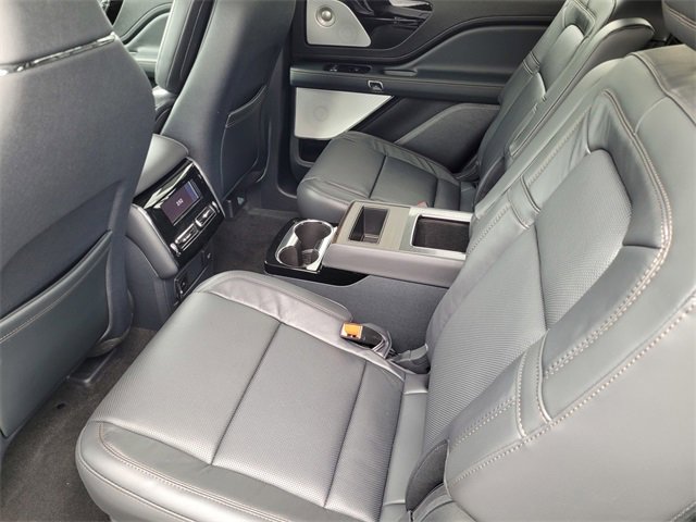 New 2025 Lincoln Aviator Reserve w/ Equipment Group 201A image 13