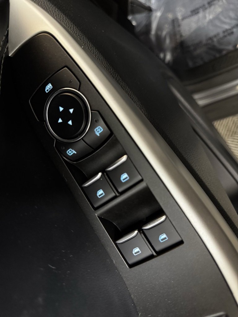 Used 2023 Ford Explorer XLT image 23