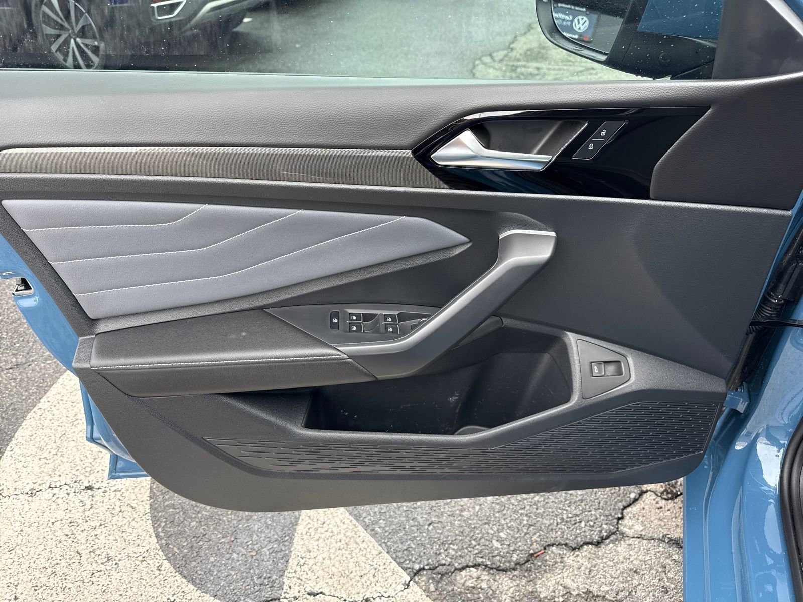 Certified 2025 Volkswagen Jetta SEL image 11