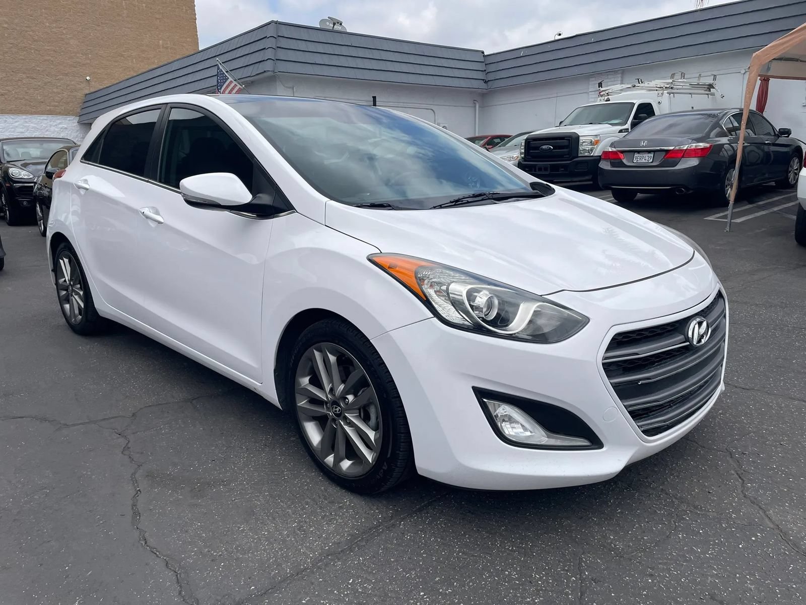 Used 2016 Hyundai Elantra GT w/ Option Group 03 FWD image 9