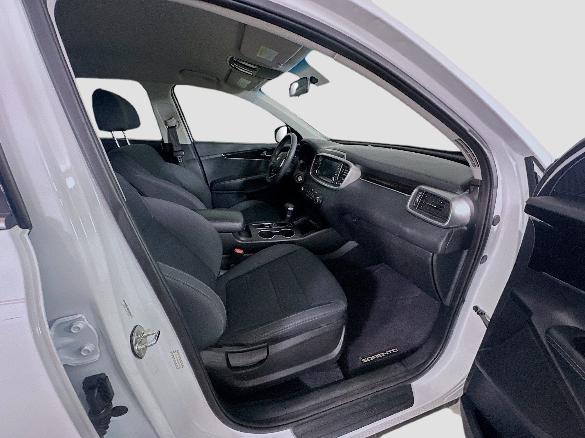 Used 2019 Kia Sorento L FWD image 28