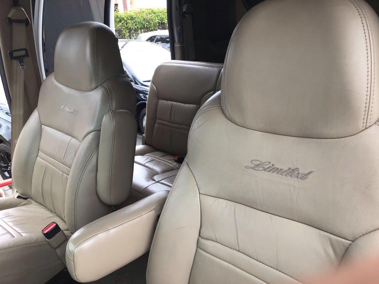 Used 2000 Ford Excursion Limited AWD/4WD image 30