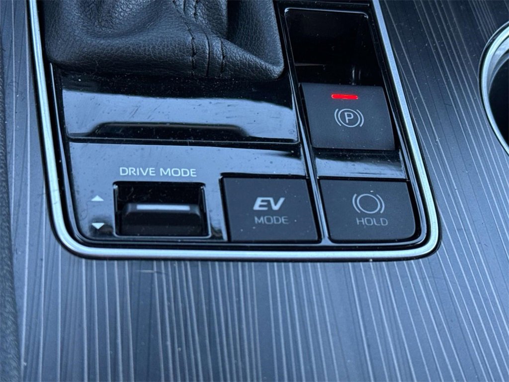 Certified 2023 Toyota Sienna Platinum image 18