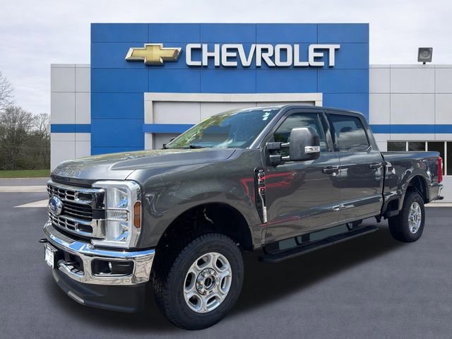 Used 2025 Ford F250 XLT w/ Snow Plow Prep Package AWD/4WD image 3