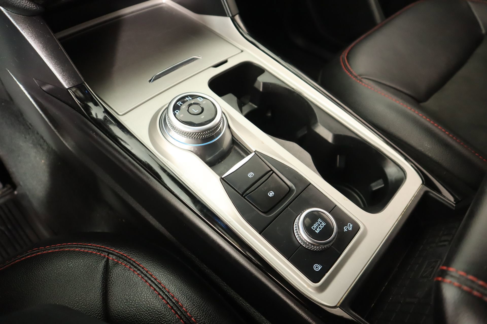 Used 2023 Ford Explorer ST-Line image 9