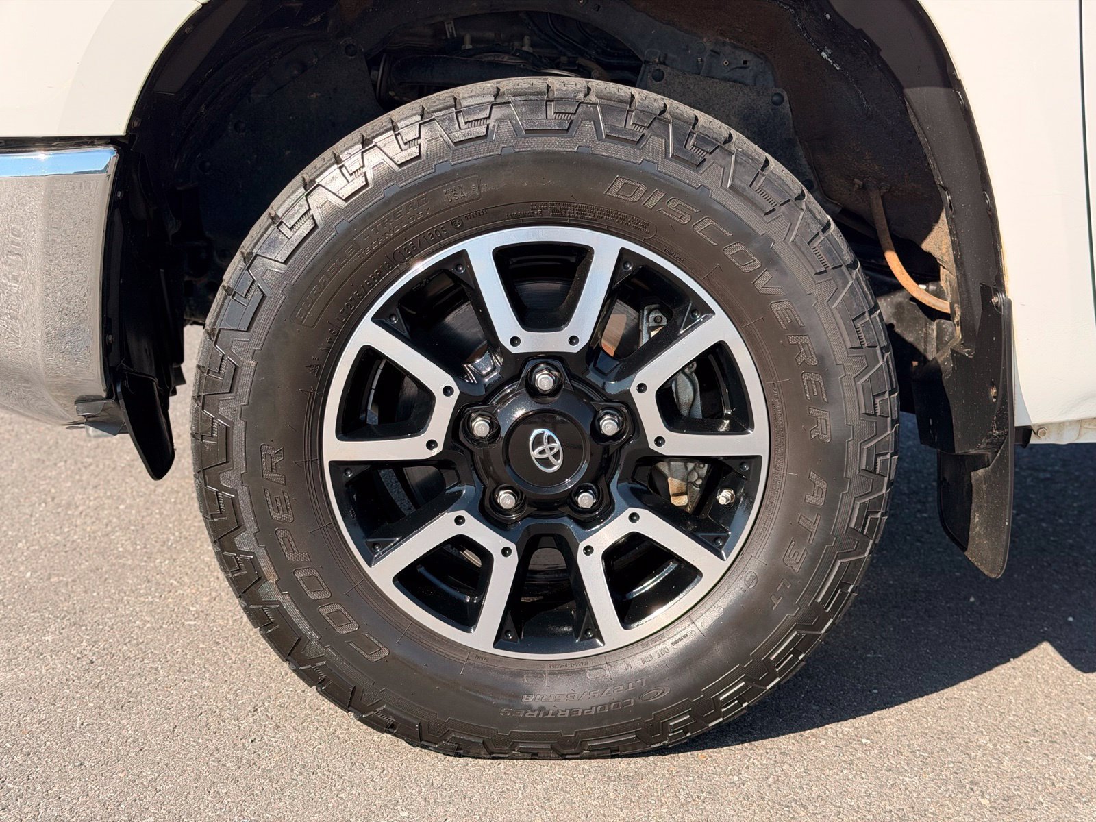 Used 2017 Toyota Tundra SR5 w/ TRD Off Road Package AWD/4WD image 13
