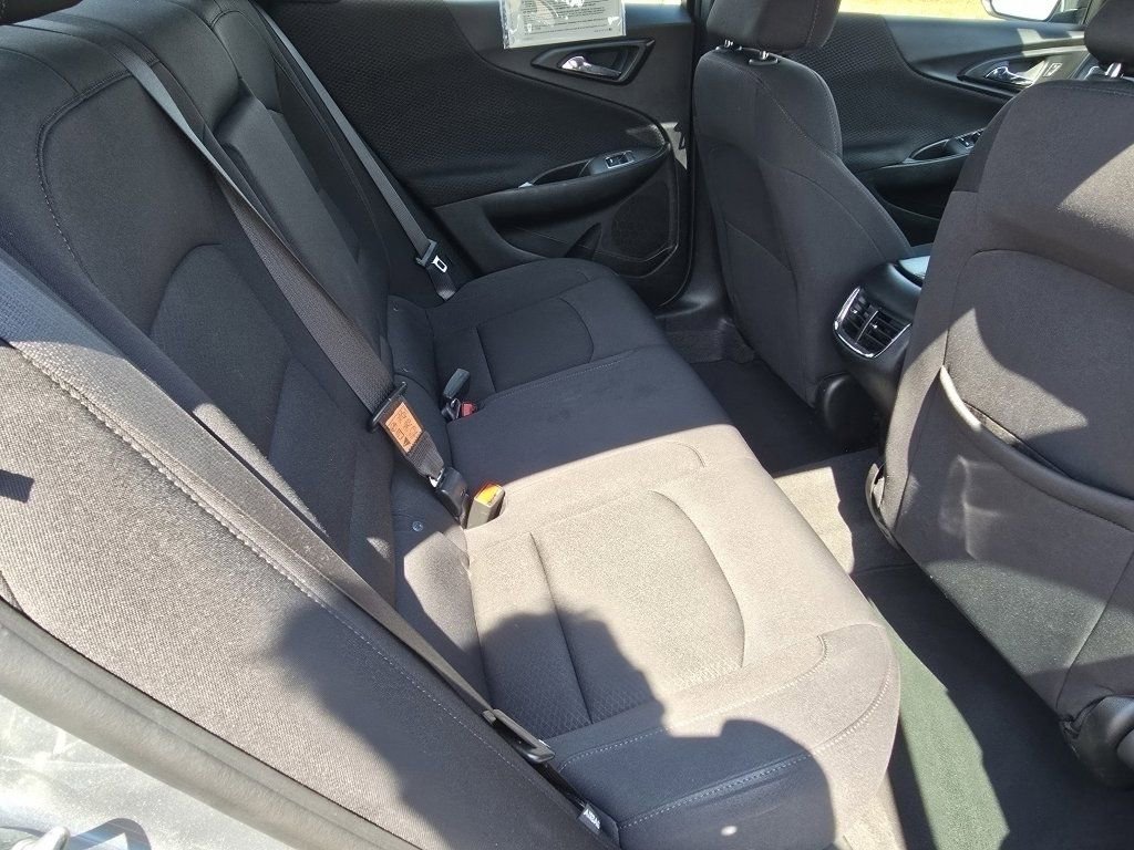 Used 2024 Chevrolet Malibu LT FWD image 17