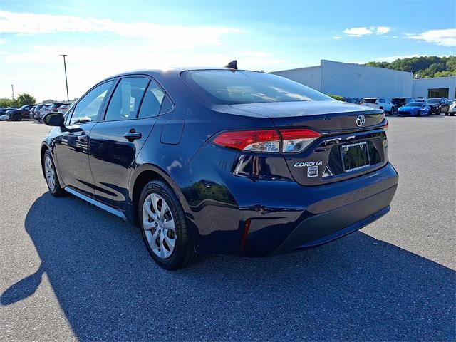 Certified 2021 Toyota Corolla LE w/ Carpet Mat Package (TMS) FWD image 4