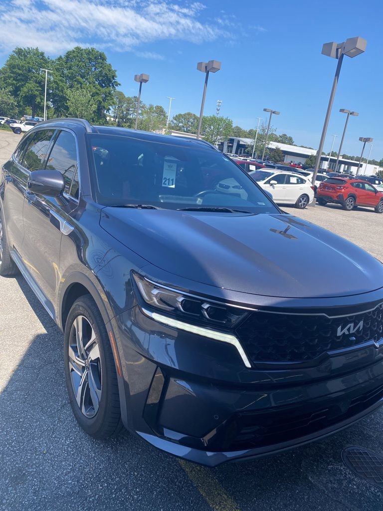Used 2022 Kia Sorento SX Prestige w/ Panoramic Sunroof Package AWD/4WD image 2