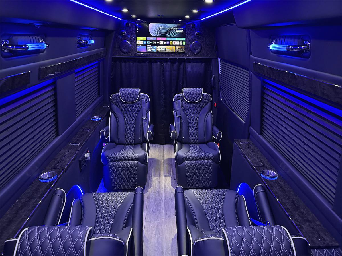 Used 2024 Mercedes-Benz Sprinter 3500 image 5