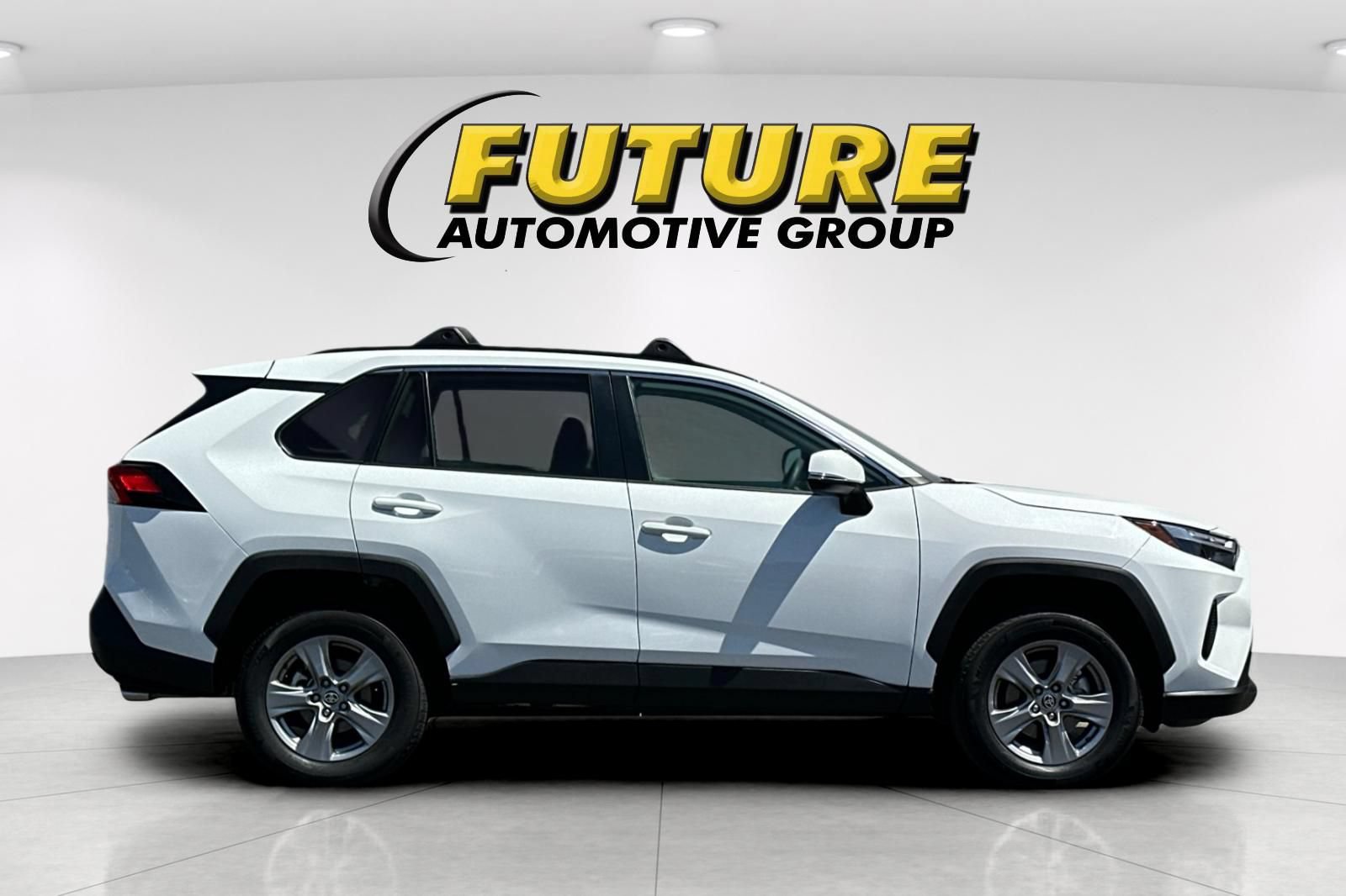 Used 2024 Toyota RAV4 XLE w/ Convenience Package FWD image 3