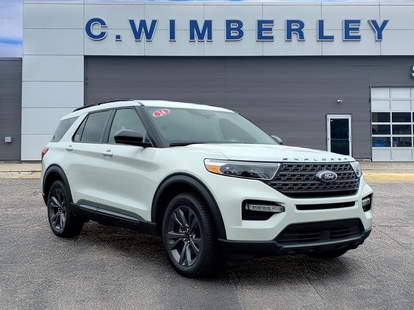 Certified 2024 Ford Explorer XLT w/ Equipment Group 202A