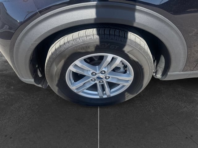 Used 2024 Ford Explorer XLT w/ Equipment Group 202A RWD image 9