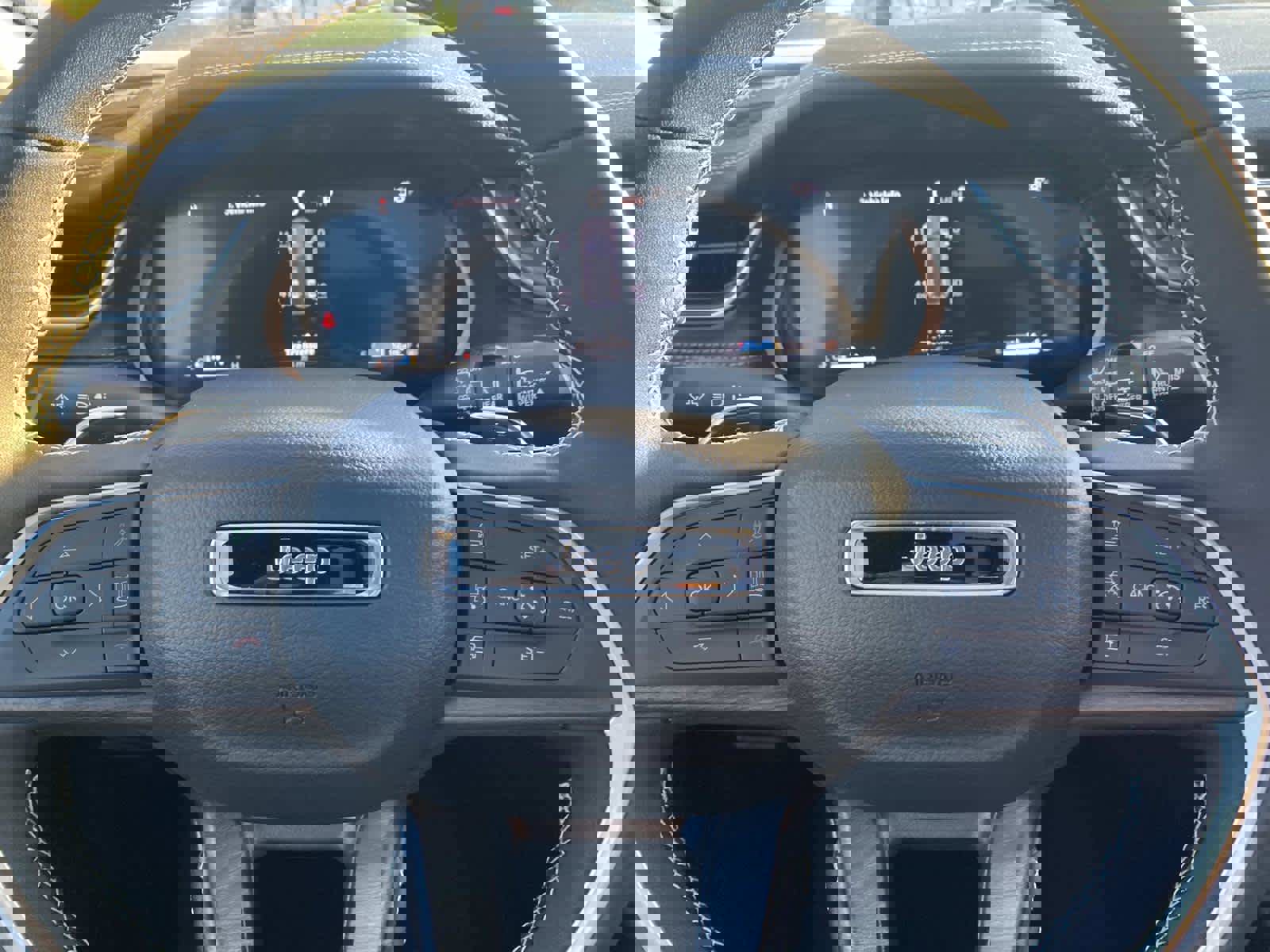 New 2025 Jeep Grand Cherokee Limited w/ Black Appearance Package image 14