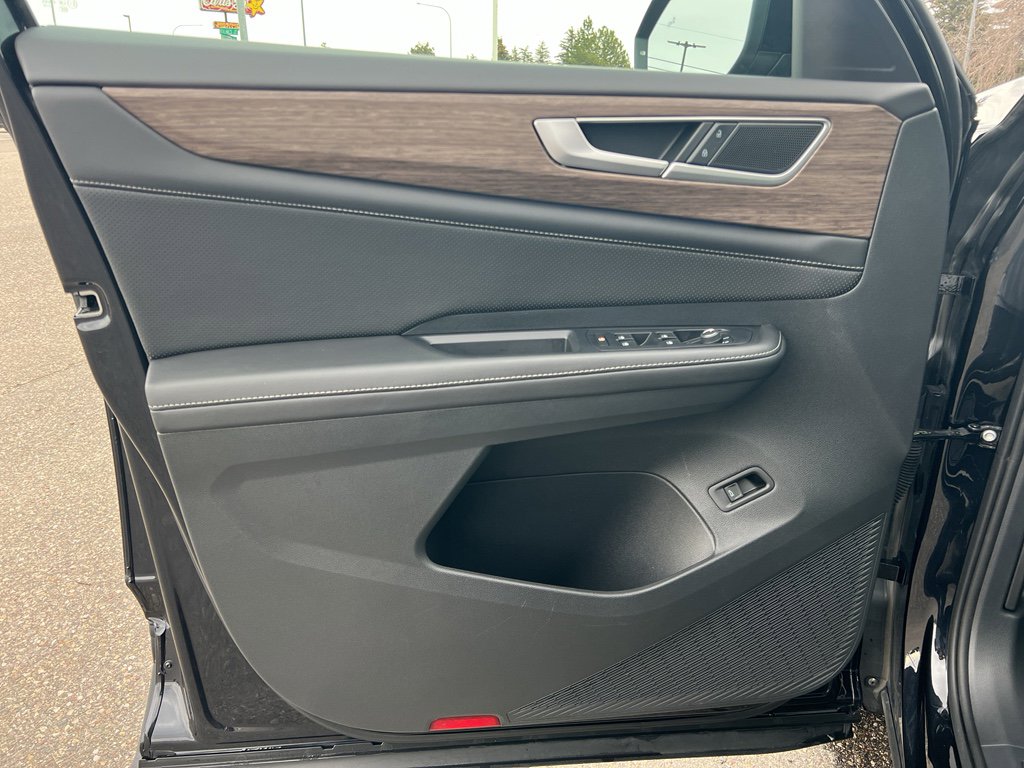 Used 2024 Volkswagen Atlas SEL image 19