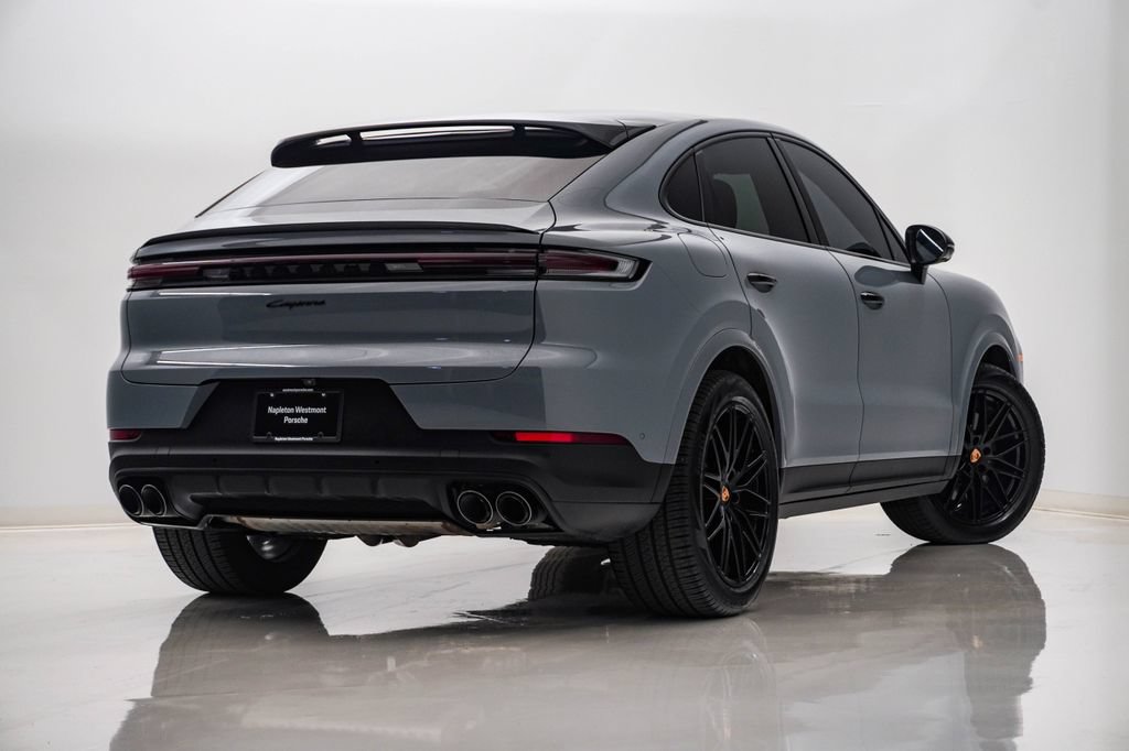 Certified 2025 Porsche Cayenne Coupe AWD/4WD image 11