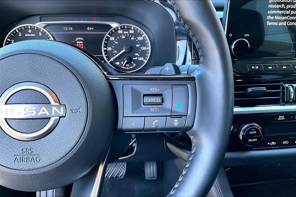 Used 2025 Nissan Pathfinder SL image 25