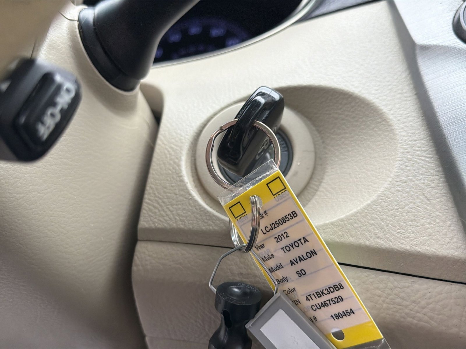 Used 2012 Toyota Avalon Base image 23