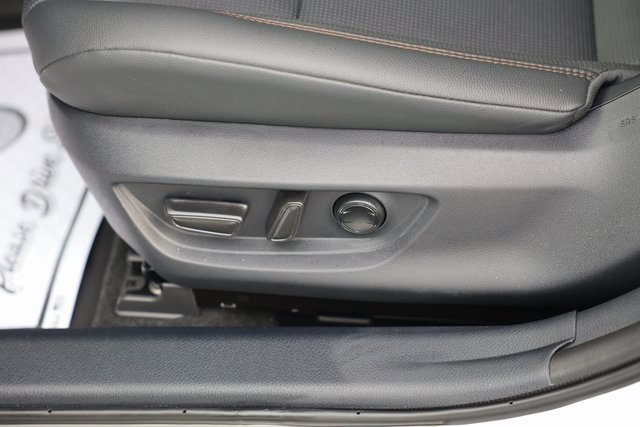 Used 2025 Toyota Camry XLE image 16